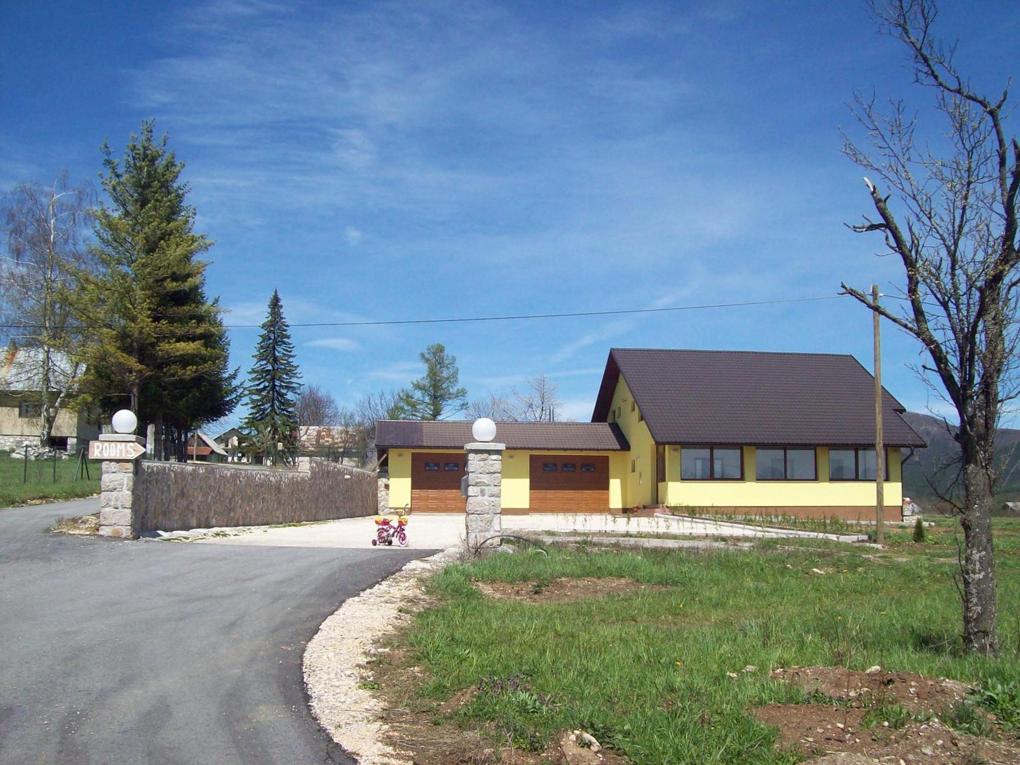 House Mara Hotel Korenica Exterior foto